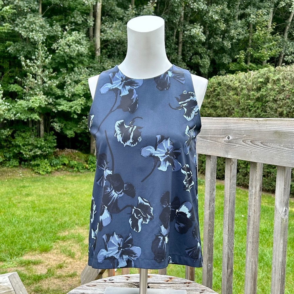 Lolë ⎮ Floral crop top